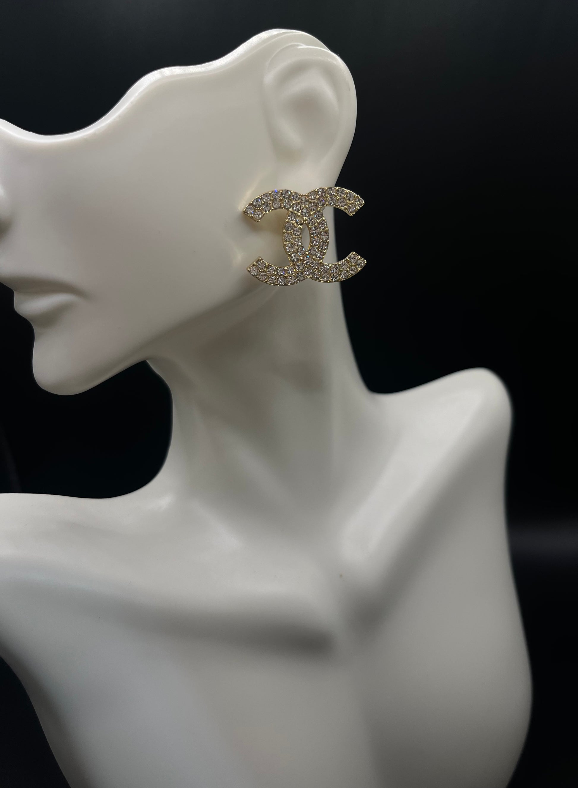 CHANEL small crystal cc stud earrings – Loubi, Lou & Coco